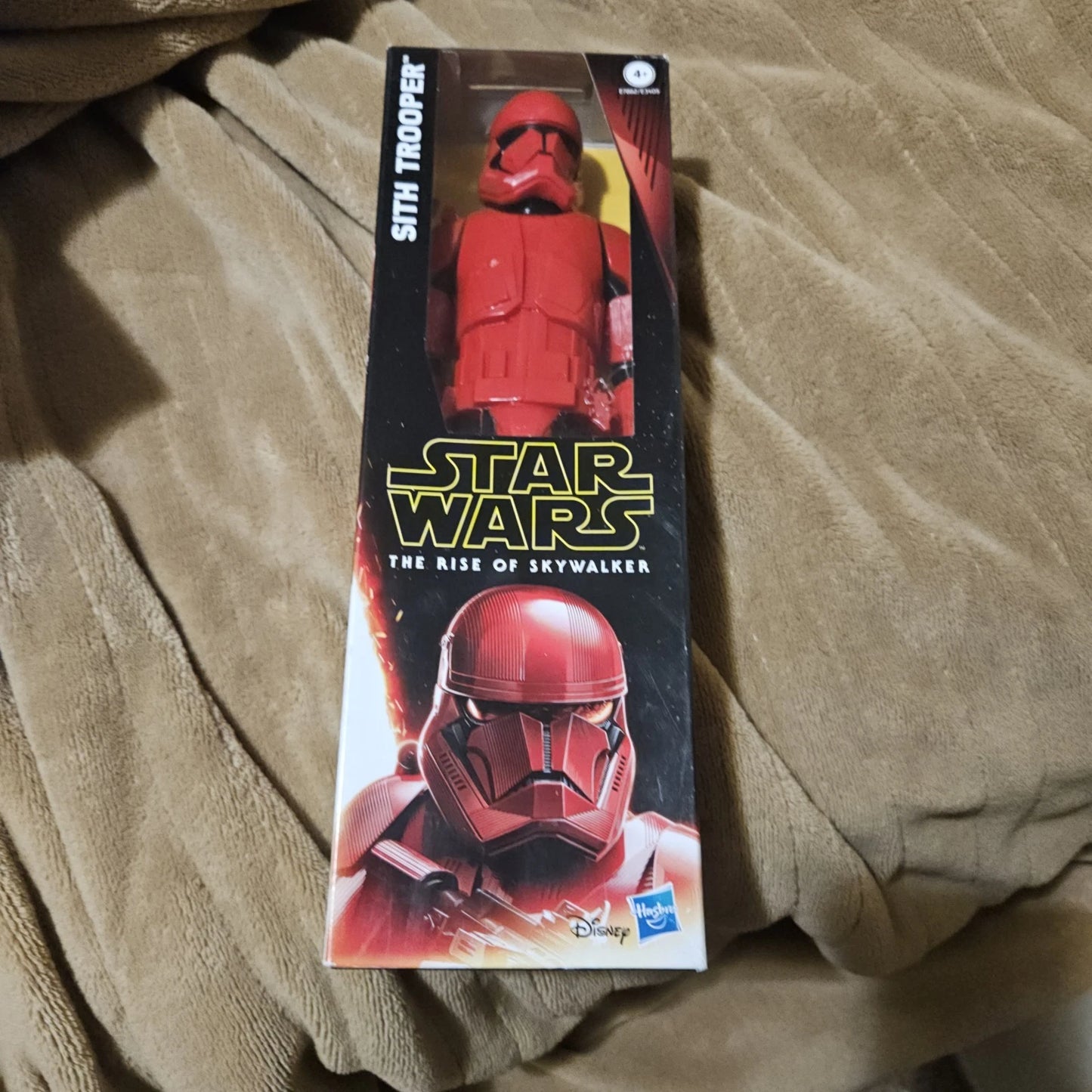 FIG: 2019 HASBRO STAR WARS THE RISE OF SKYWALKER 11" SITH TROOPER FIGURE