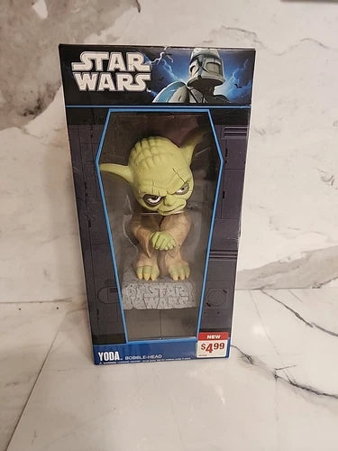 FIG: STAR WARS 2012 MONSTER MASH UP FUNKO BOBBLE HEAD YODA