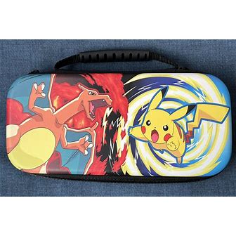 NS: Carrying Case Pokémon Charizard/Pikachu